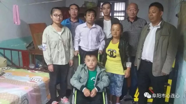 开学了 他要读书