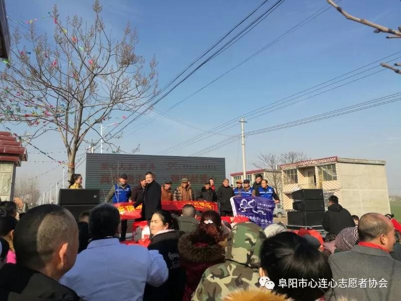 真情送温暖 帮困献爱心 幸福皖江志愿行《衣旧情深》之四